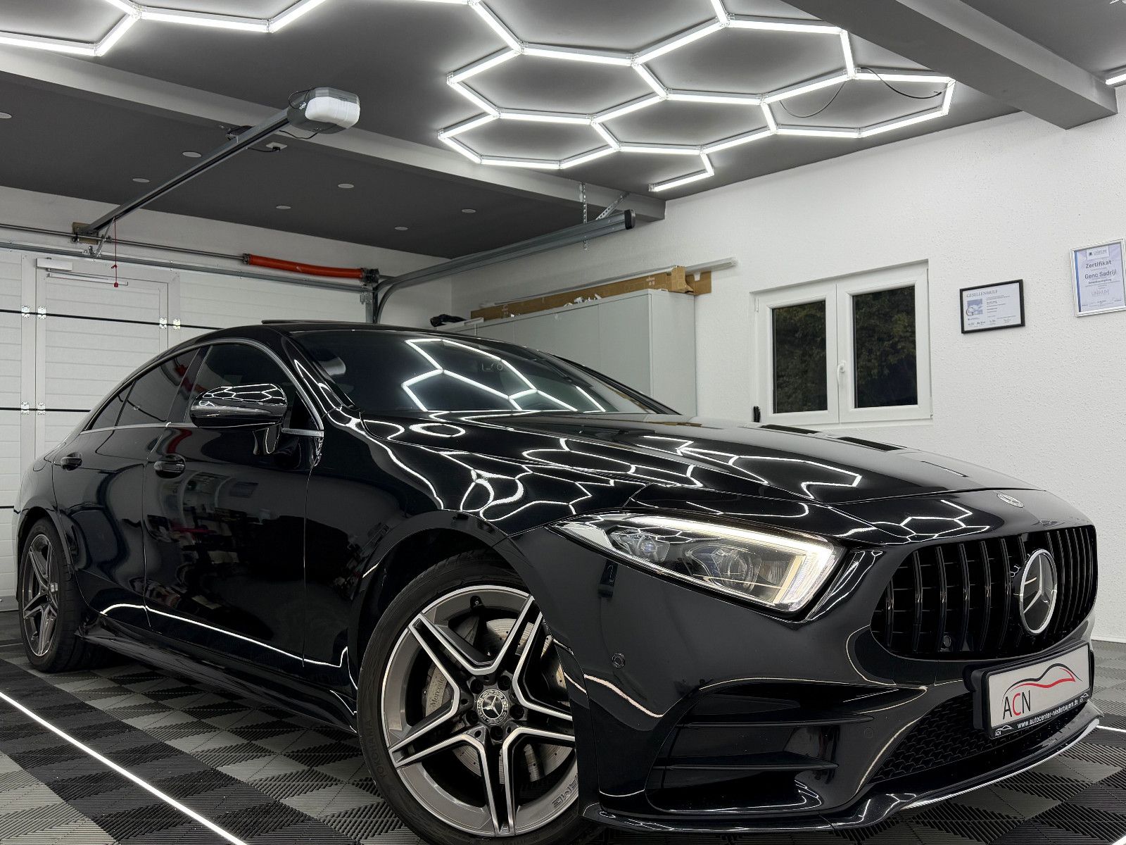 Fahrzeugabbildung Mercedes-Benz CLS 350 d 4Matic AMG-LINE/HuD/eGSD/DISTRONIC+