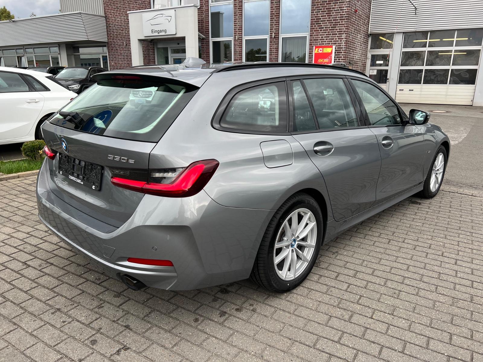 BMW 330e Touring ACC+AHK+Spur+Sportsitze Sensatec