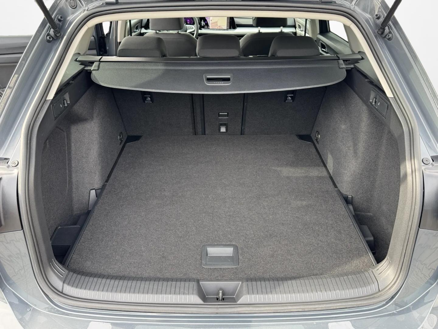 Volkswagen Golf VIII Variant 2.0 TDI *NAVI*KEYLESS*LED*, миниатюра 13