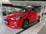 Hyundai i20 *AUTOMATIK*SITZ/LENKRADHEIZUNG* - Hyundai i20 mit Benzin-Antrieb: Automatik