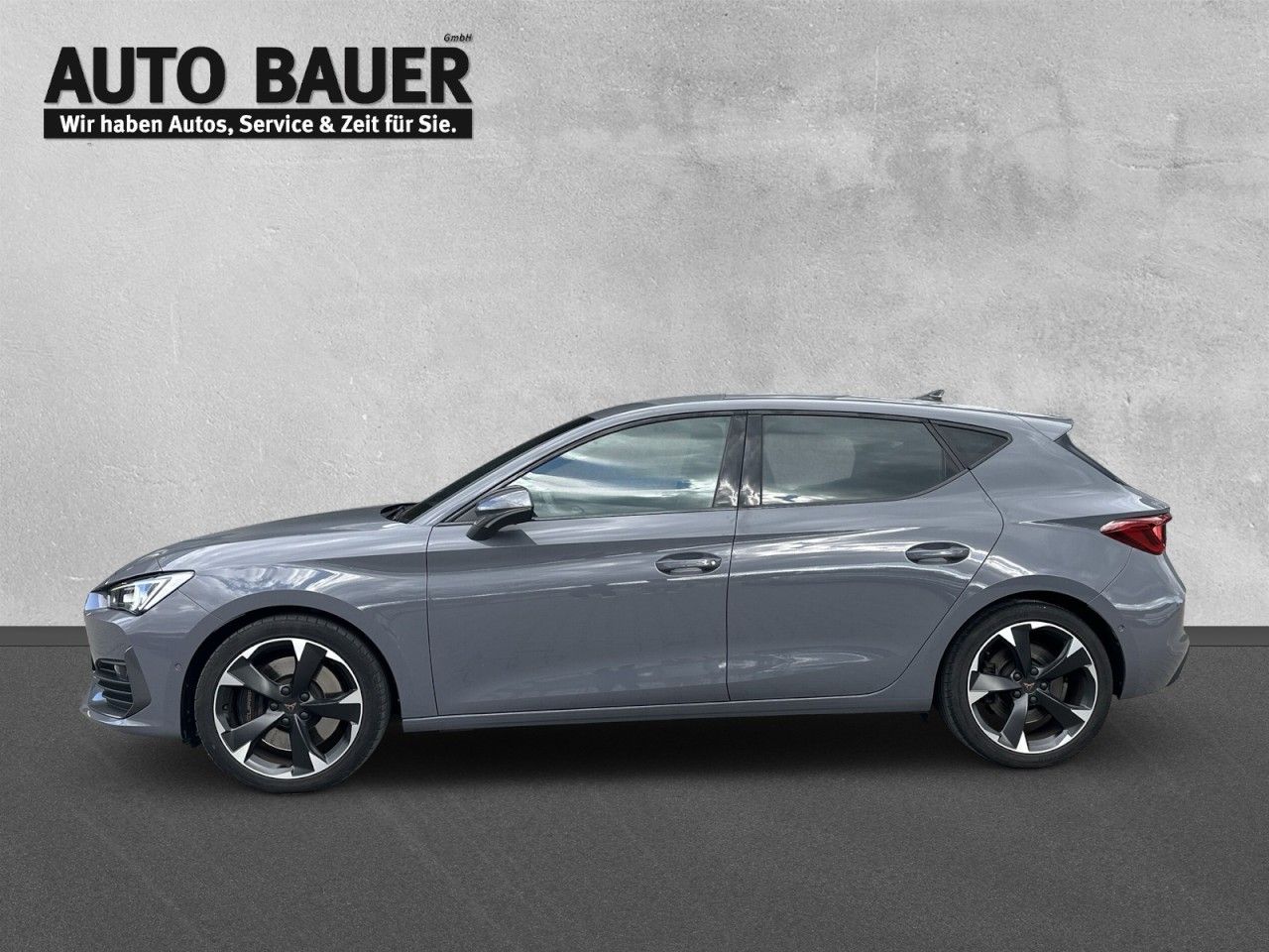 Fahrzeugabbildung CUPRA Leon 2.0 TSI 180 kW (245 PS) 7-Gang-DSG - mit KI generiert/bearbeitet