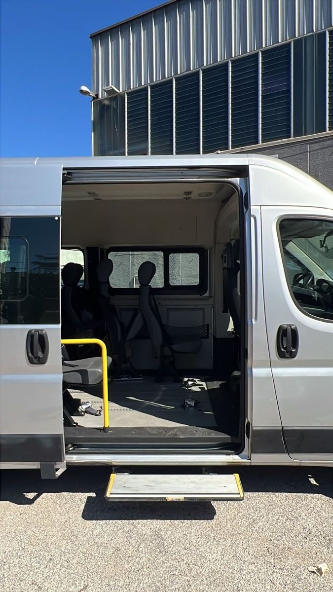 Peugeot Minibus per disabili 9 posti usato Peugeot Boxer imagem 3