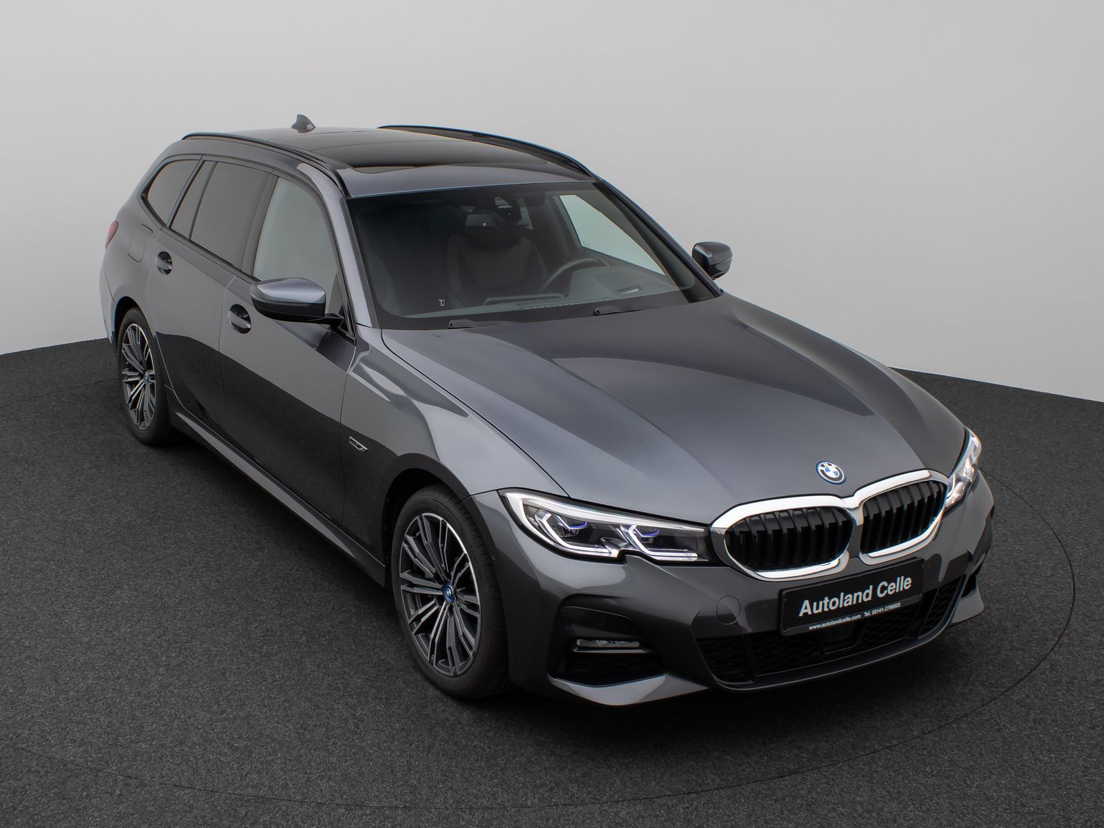 Fahrzeugabbildung BMW 330e M Sport Panorama Kamera Laser HUD DAB HiFi