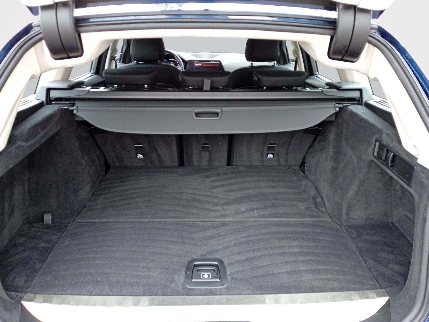 BMW 320 e Touring Aut.  KOMFORTZUGANG+KLIMA+NAVI+DAB foto 11