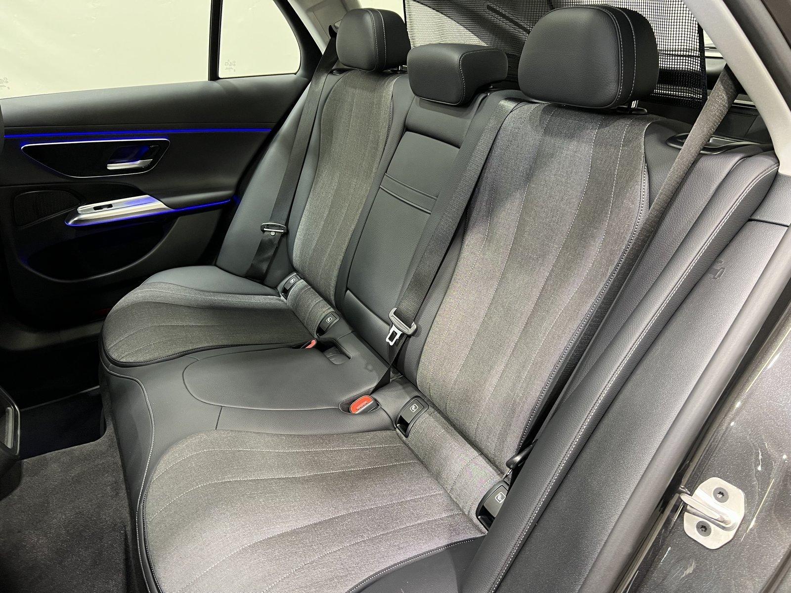 Mercedes-Benz E 220 d T AVANTGARDE Advanced Pano+AHK+ W214 !!!