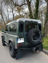 Land Rover Defender 90 TD4 Station Wagon - Land Rover Defender: Grün