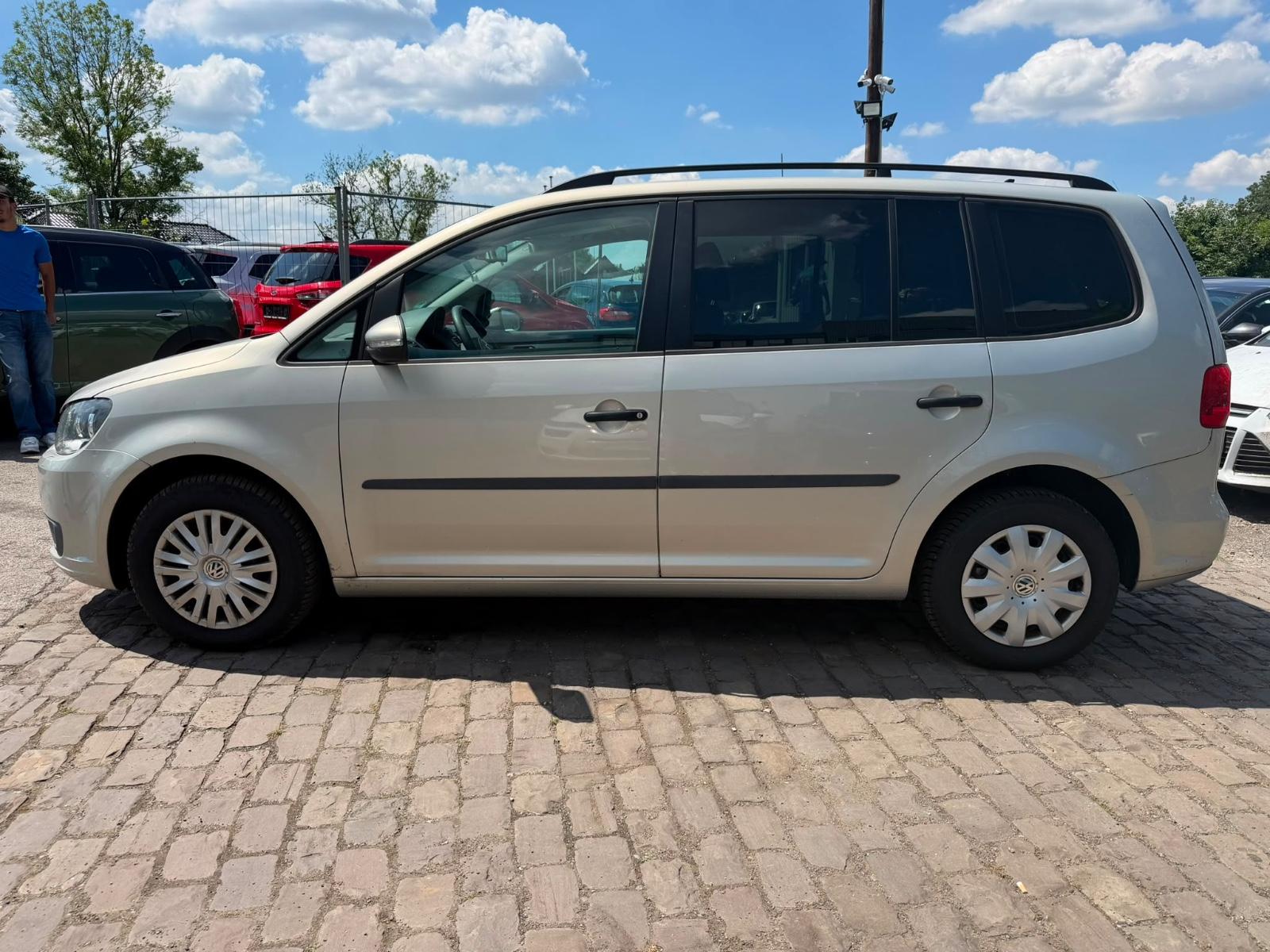 Volkswagen Touran 2012 — photo 9