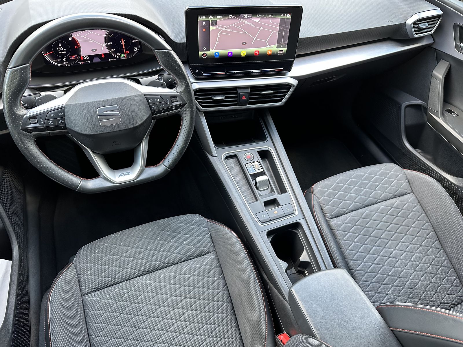 Fahrzeugabbildung SEAT Leon Sportstourer 2.0 TDI FR NAV+LED+V-COCK+PLA