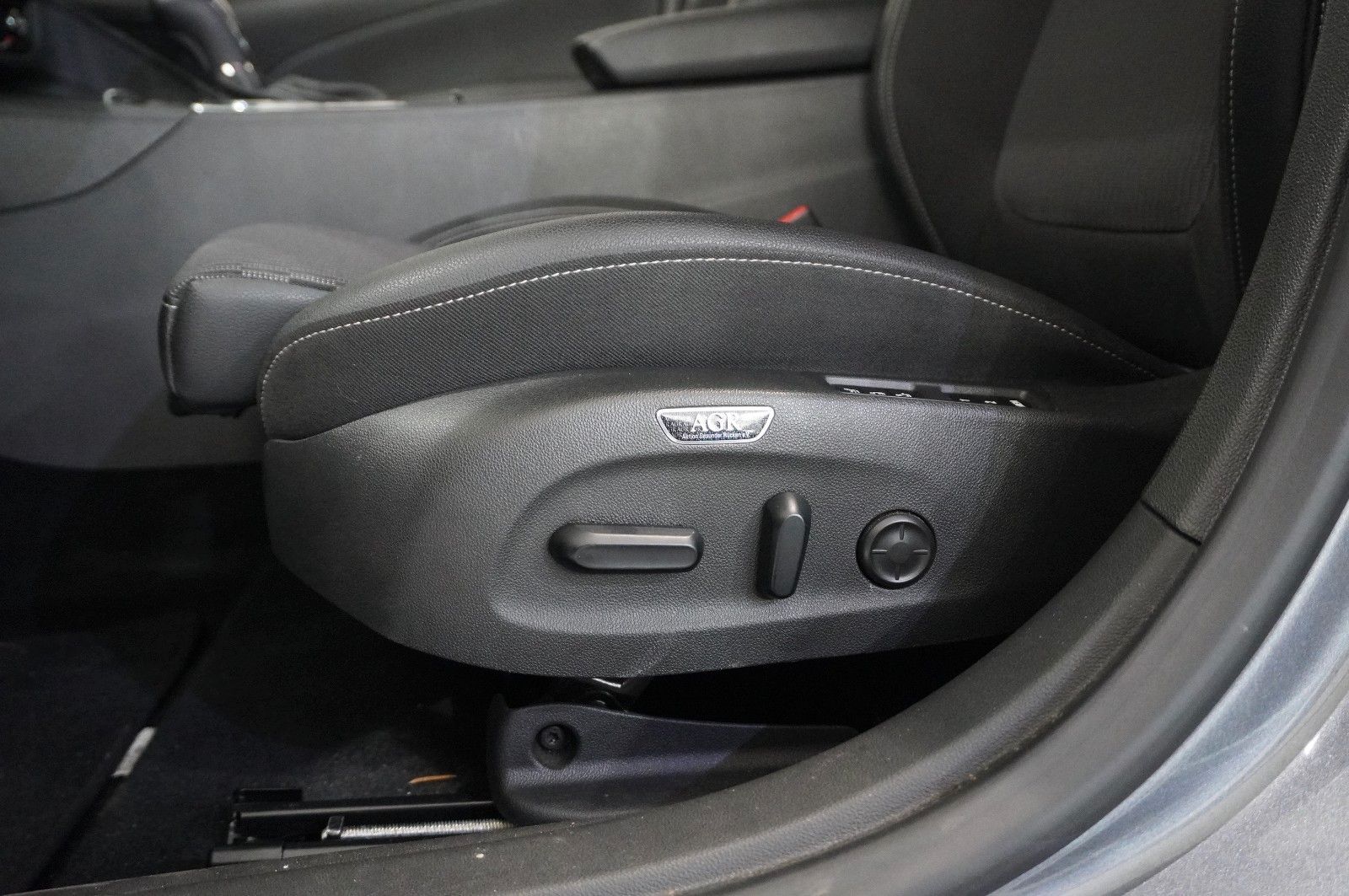 Fahrzeugabbildung Opel Insignia B ST 2.0D ELEGANCE NAVI/LED/KAMERA/AHK