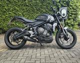 Triumph Trident 660 BLACK MATT mit vielen Extras