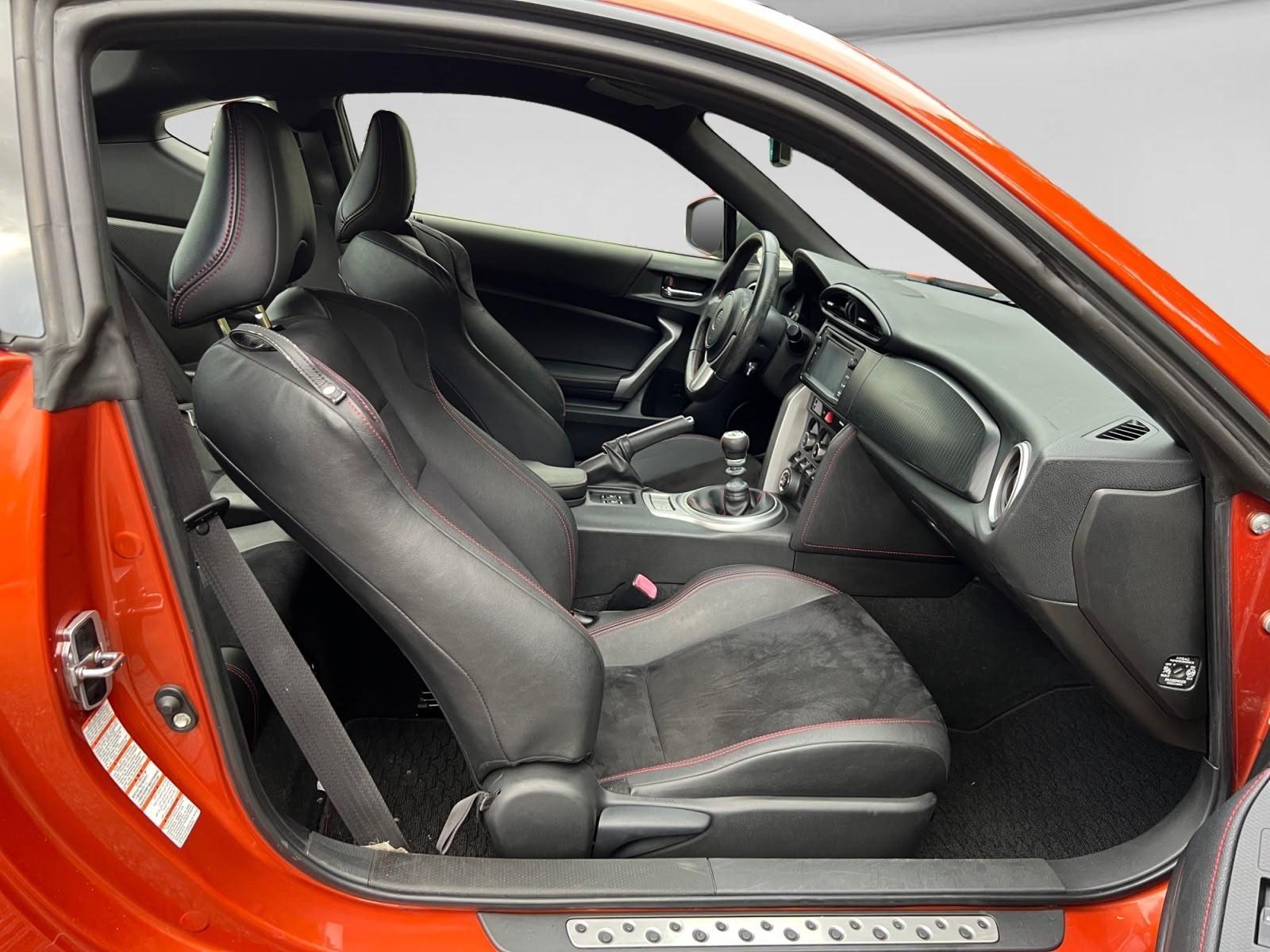 Toyota GT86 2.0 Boxer 200 ch – Boîte manuelle – Alcantara – Xénon – GPS – 167 000 km