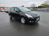 Peugeot 5008 Active 7 Sitzer - Peugeot 5008 aus 2013
