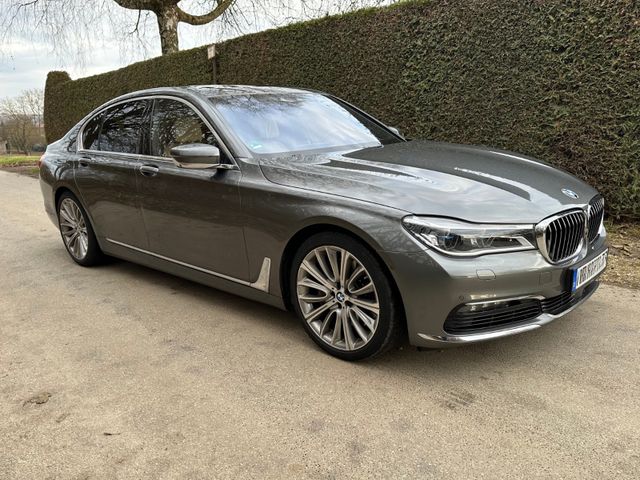 BMW 750 i xDrive Individual B&W *Voll* Gutachten