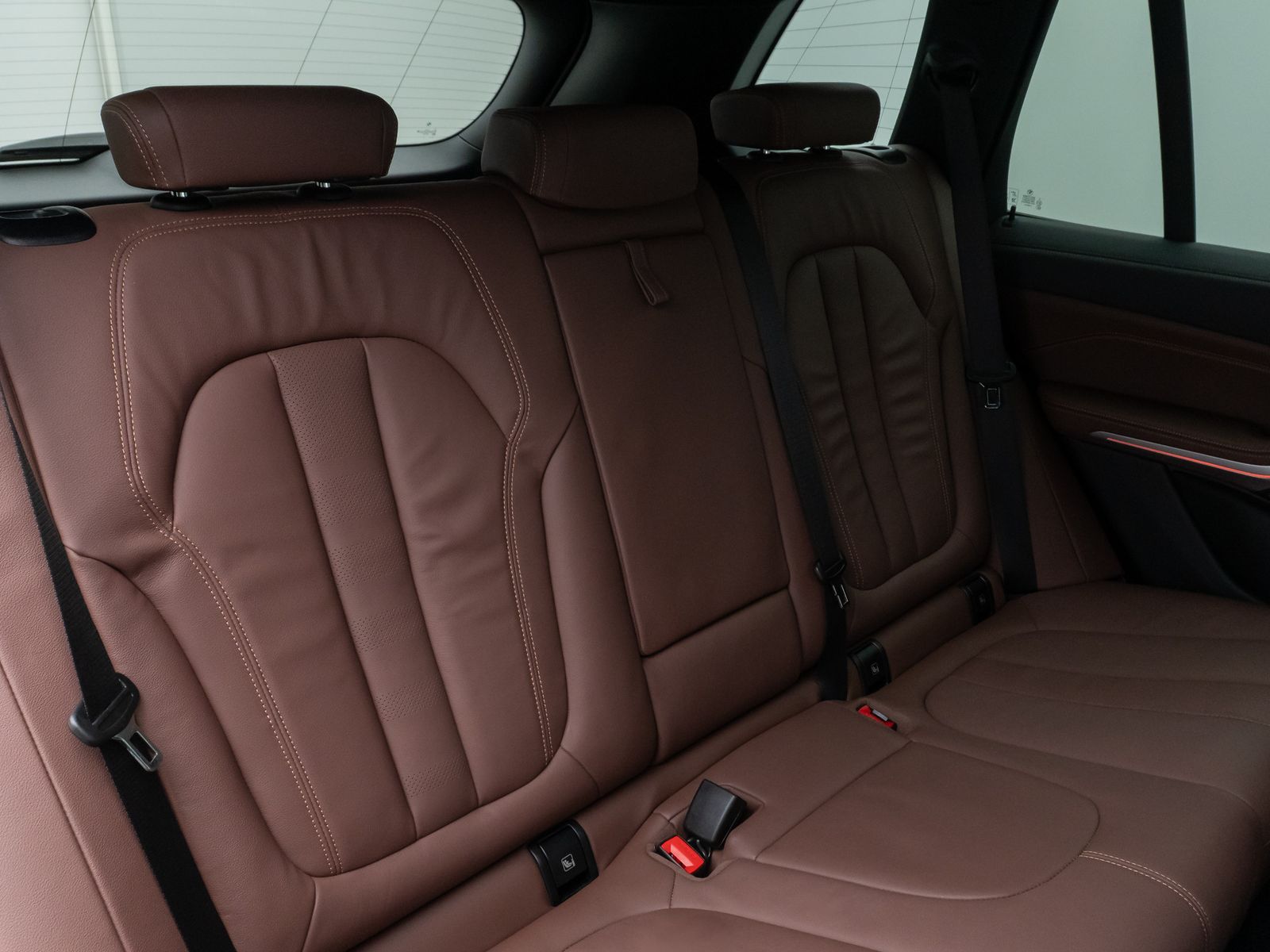 Fahrzeugabbildung BMW X5 xD45e M Sport Kamera Laser HUD DAB HiFi ACC