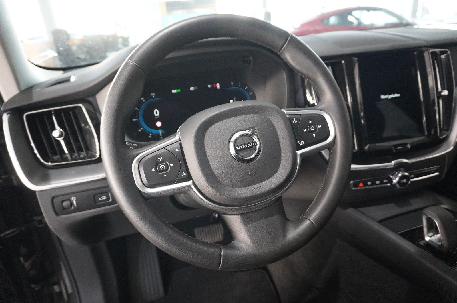 Fahrzeugabbildung Volvo XC 60 MOMENTUM PRO 2WD NAVI/LED/360°/VIRT./AHK