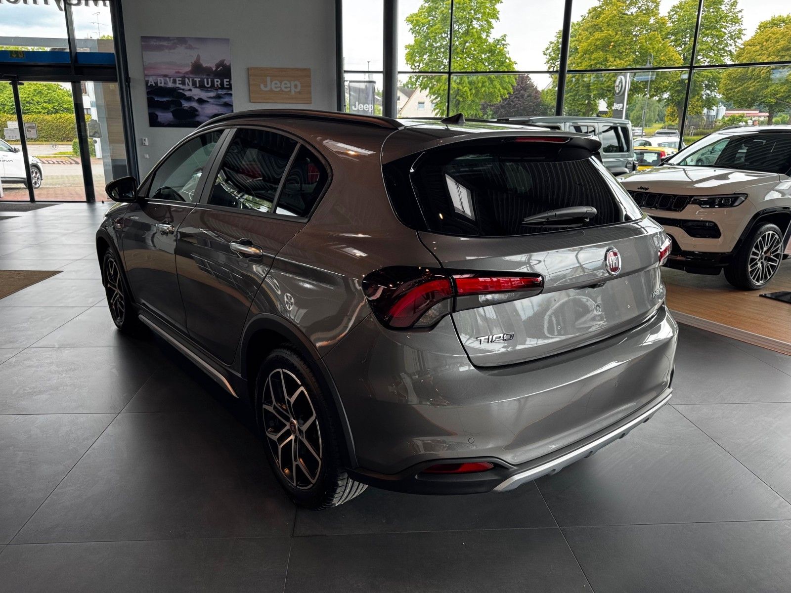 Fahrzeugabbildung Fiat FIAT TIPO MY23-CROSS 1.5 GSE KAMERA SITZH ACC