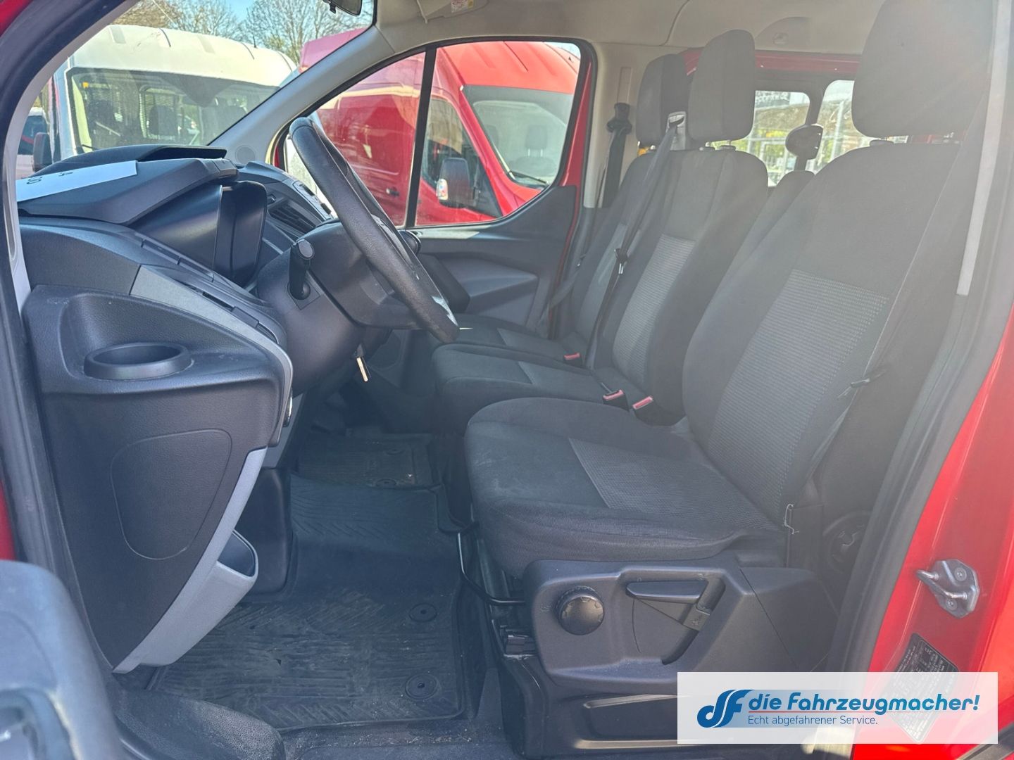 Fahrzeugabbildung Ford Transit Custom Kombi 300 L1 2.2 TDCi *1459