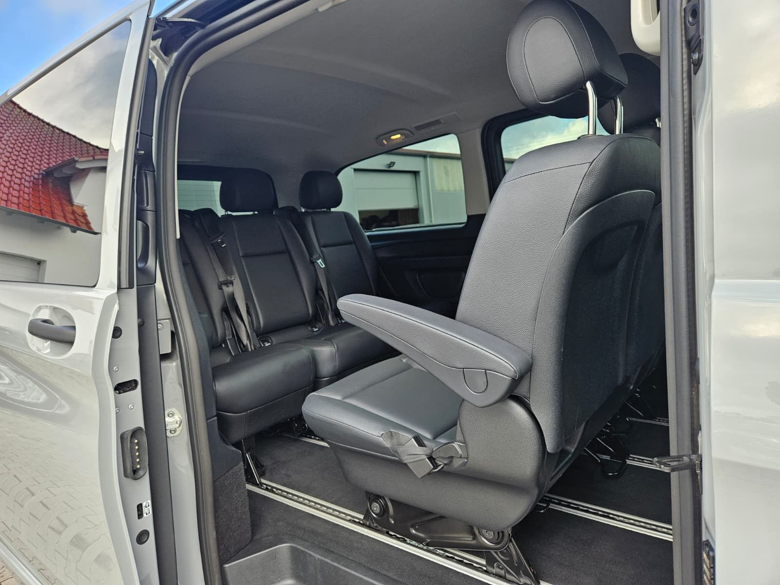 Fahrzeugabbildung Mercedes-Benz Vito 119 Tourer lang SELECT Sport LED*LEDER*AHK
