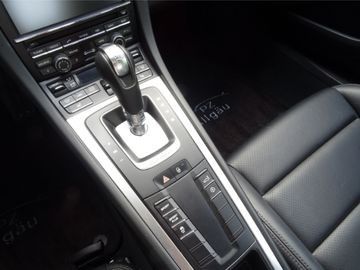 Fahrzeugabbildung Porsche 911 Carrera 4 Autom.