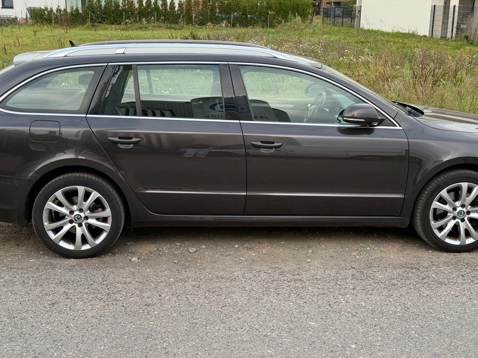 Skoda Superb 2010 — photo 12