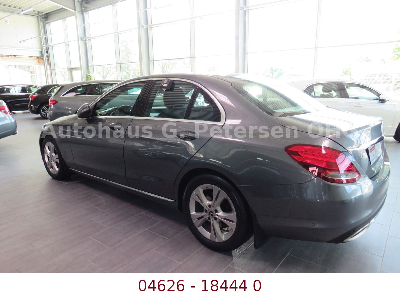 Fahrzeugabbildung Mercedes-Benz C 180 CGI*6-Gang*NAVI*Einpark*Sitzhei*Spiegel*Te