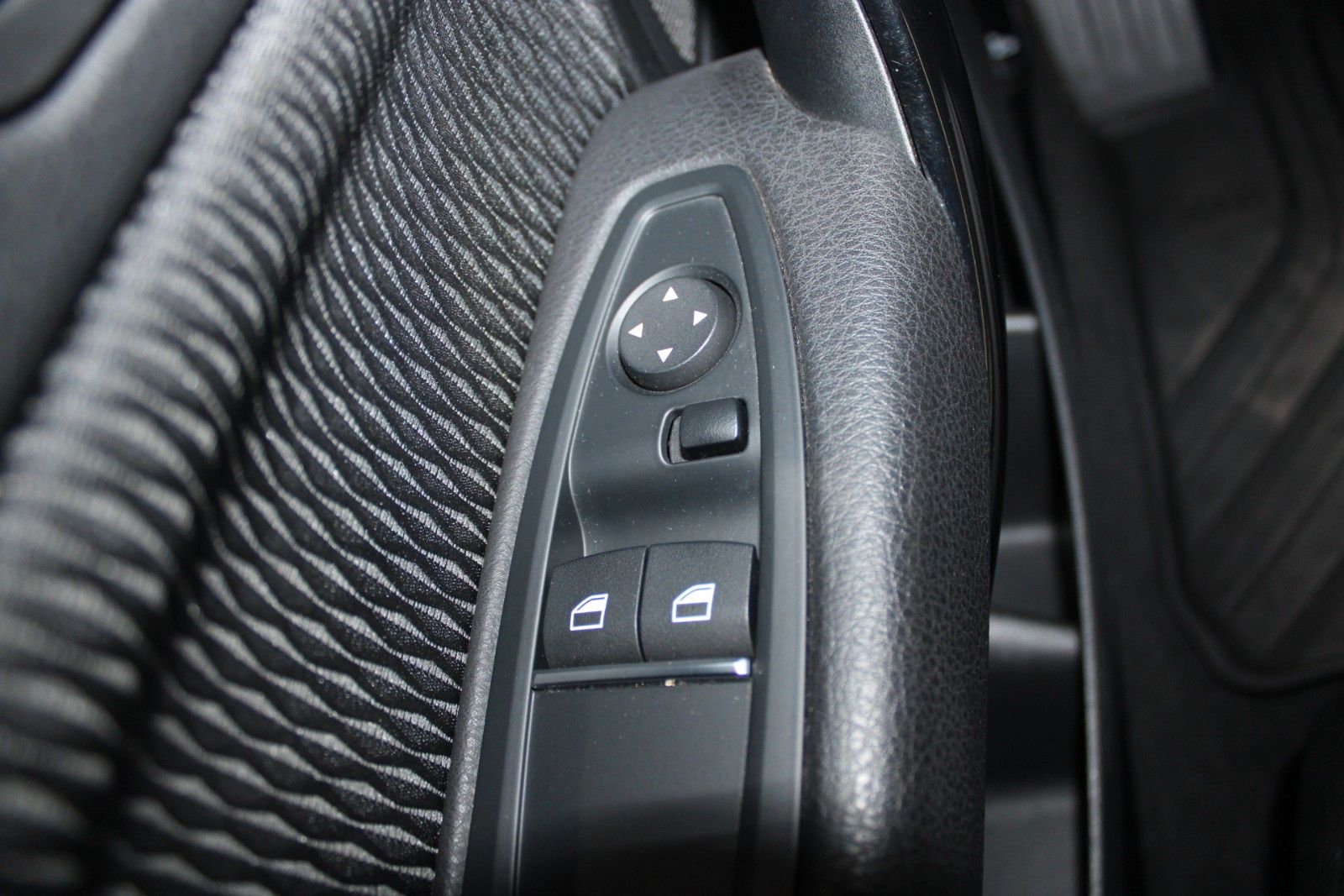 Fahrzeugabbildung BMW 220d xDrive Steptronic Coupé Advantage AHK uvm.