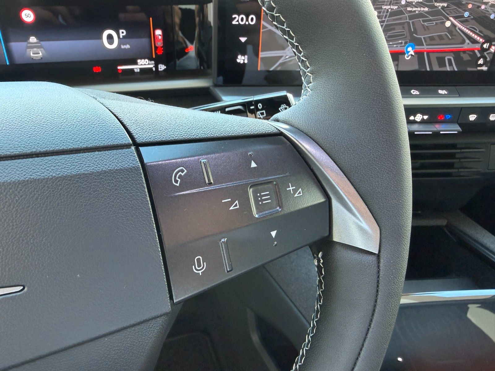 Fahrzeugabbildung Opel Grandland Edition 136PS Hybrid LED/Navi/Kamera!