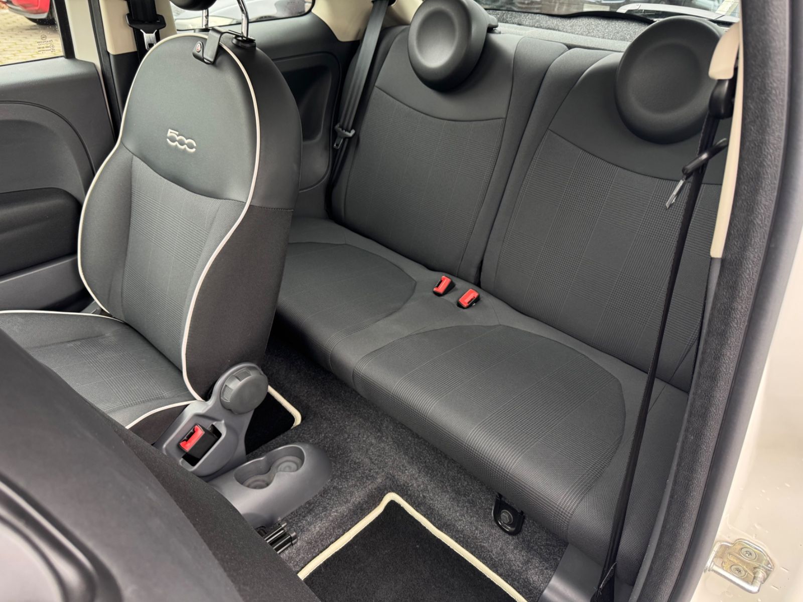 Fahrzeugabbildung Fiat 500 Lounge