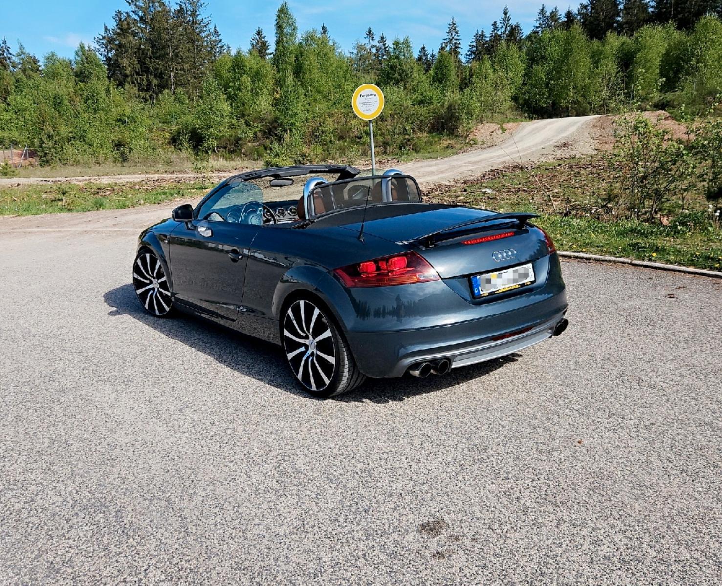 Audi TT Roadster 2.0 TFSI S tronic quattro -