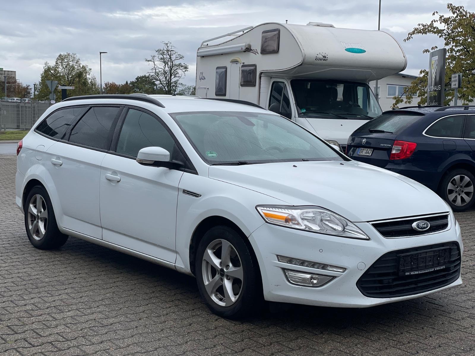 Ford Mondeo 2012 — interior