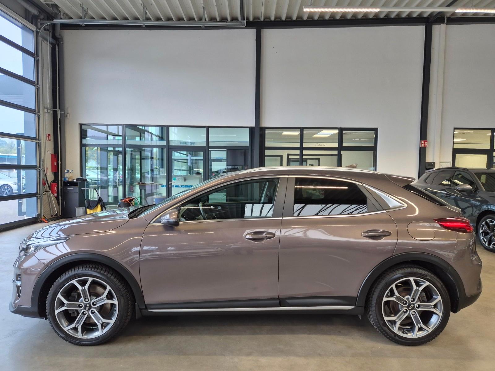 Kia XCEED AUT TEILLEDER NAVI SITZHZ CAMERA SPURPAKET