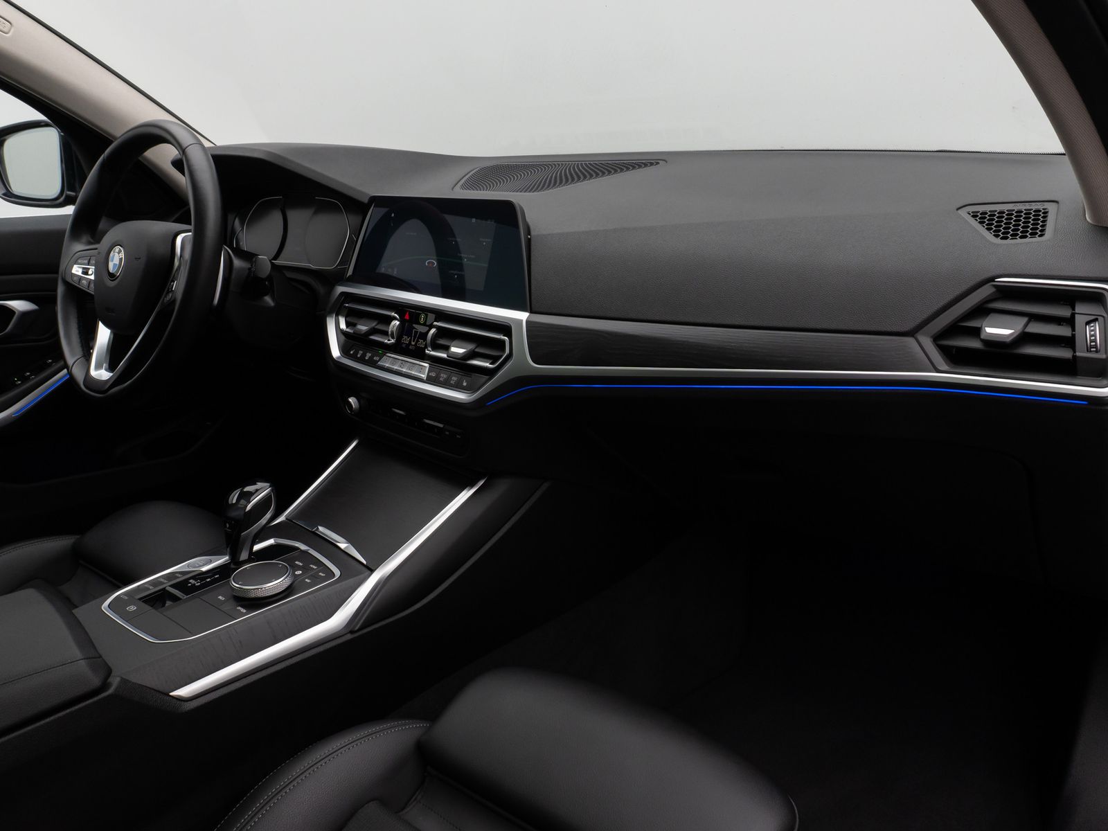 Fahrzeugabbildung BMW 320d SportLine Panorama DAB HiFi Stop&Go Komfort