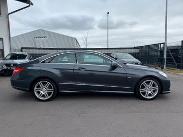 Mercedes-Benz E 200 CGI AMG-LINE Coupe|Xenon|Leder