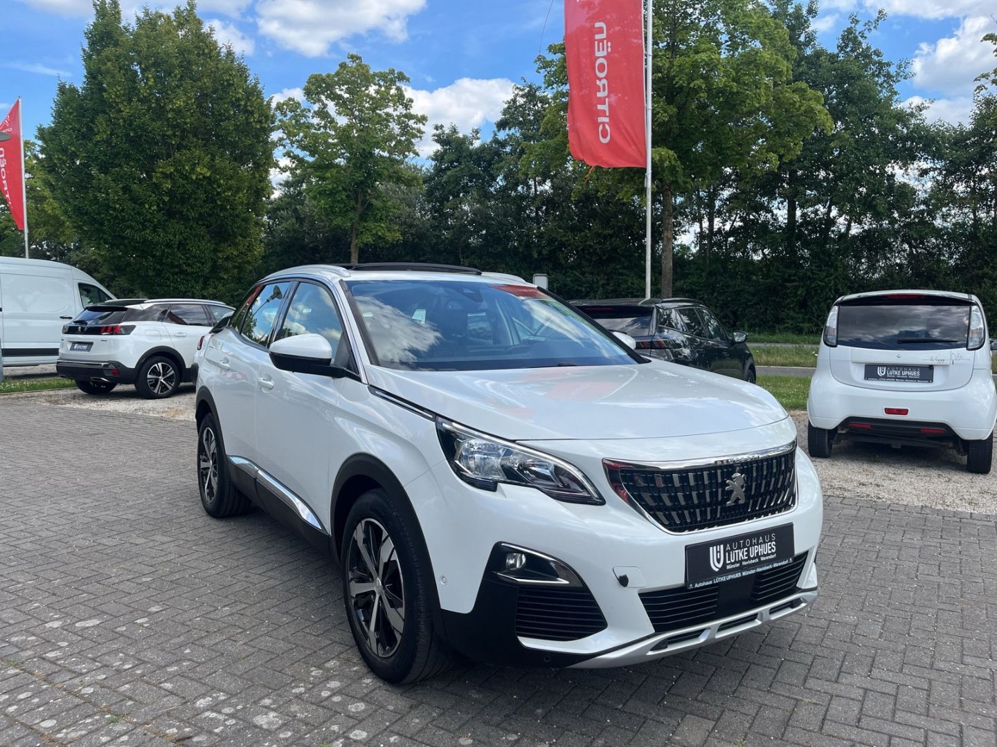 Fahrzeugabbildung Peugeot 3008 Allure BlueHDi 130 EAT8 AHK El. Pano Navi
