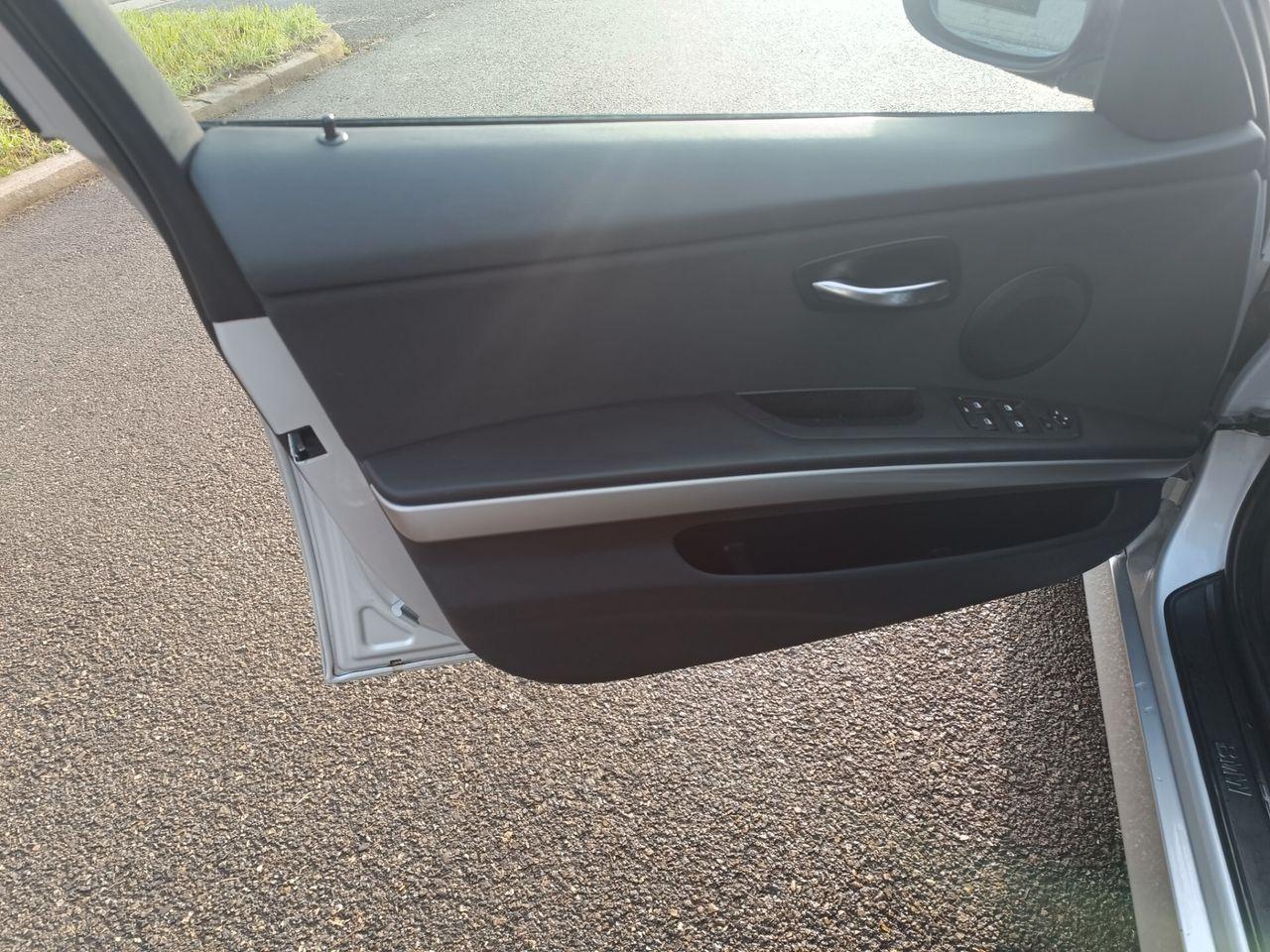 BMW 320 2006 — photo 12
