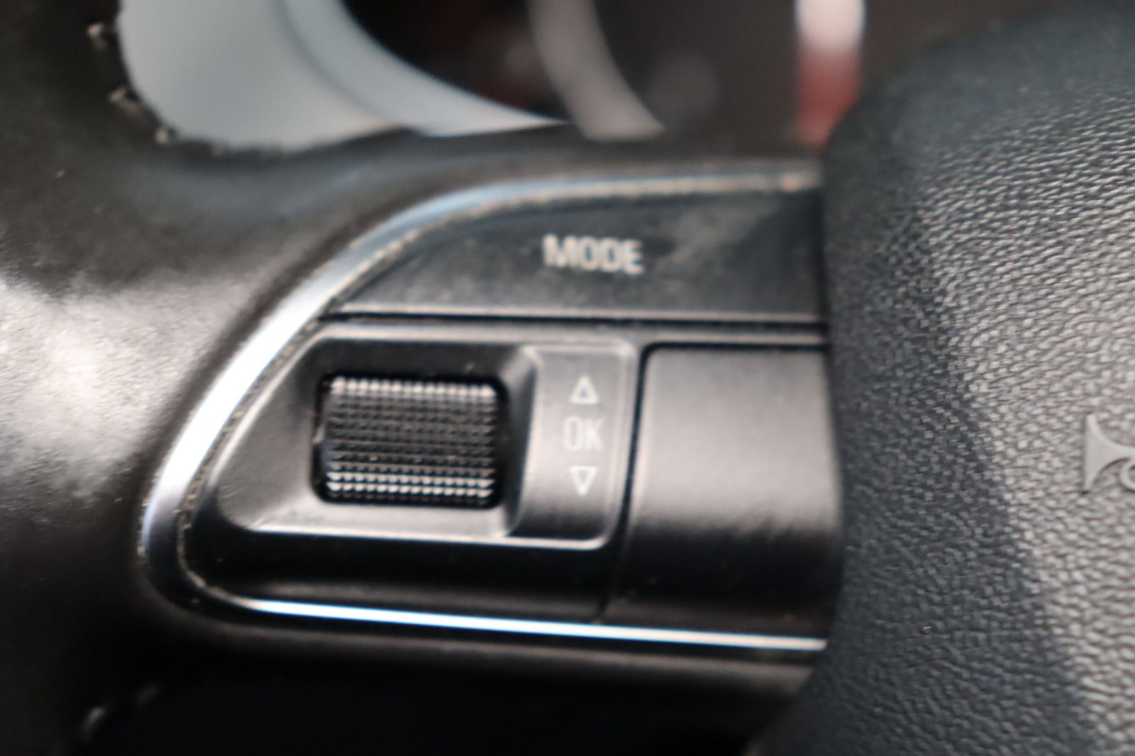 Fahrzeugabbildung Audi A4 2.0 TDI  Avant * Bi-Xenon * Navi * PDC