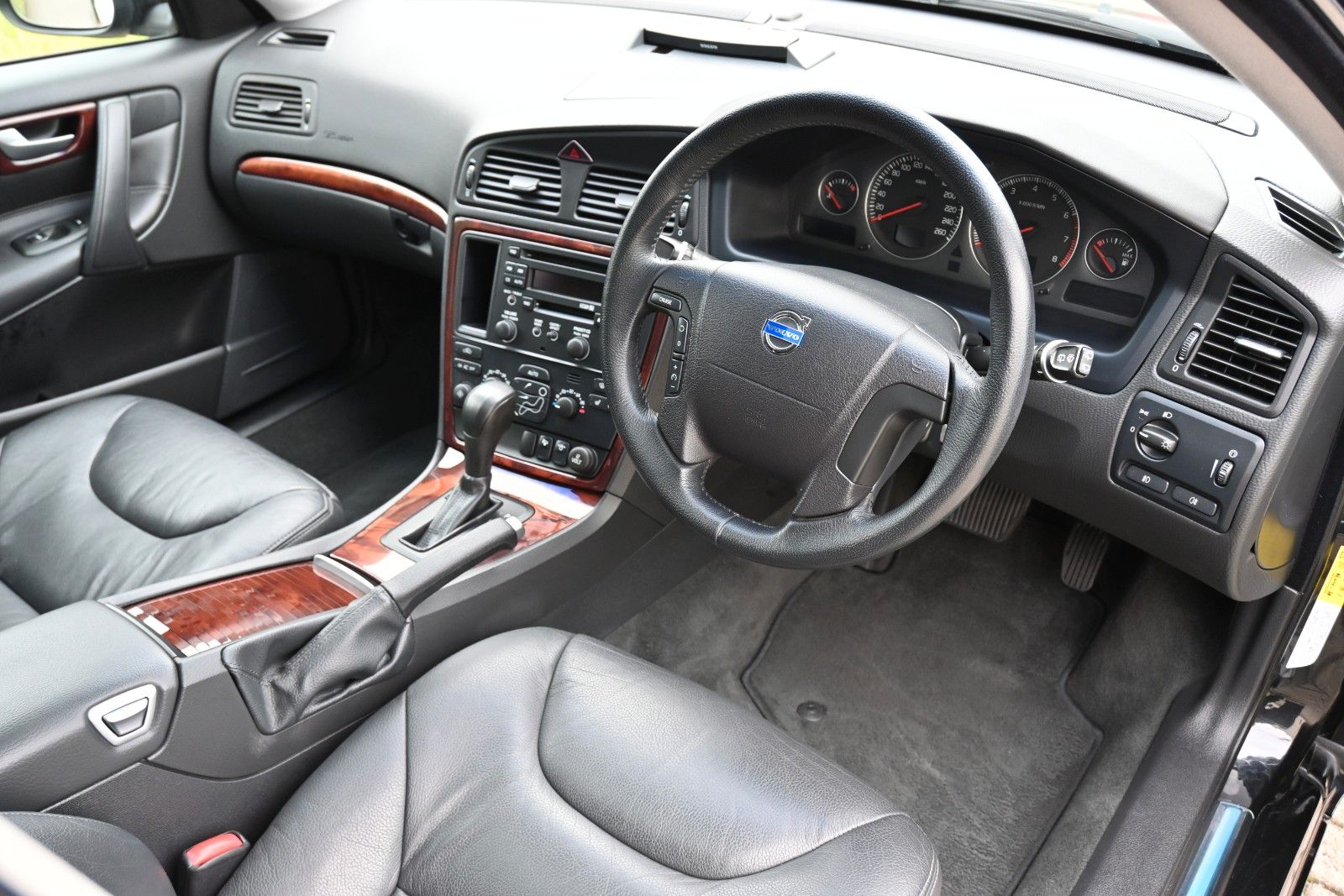 Volvo V70 2.4 Classic * RHD* – Bild 8
