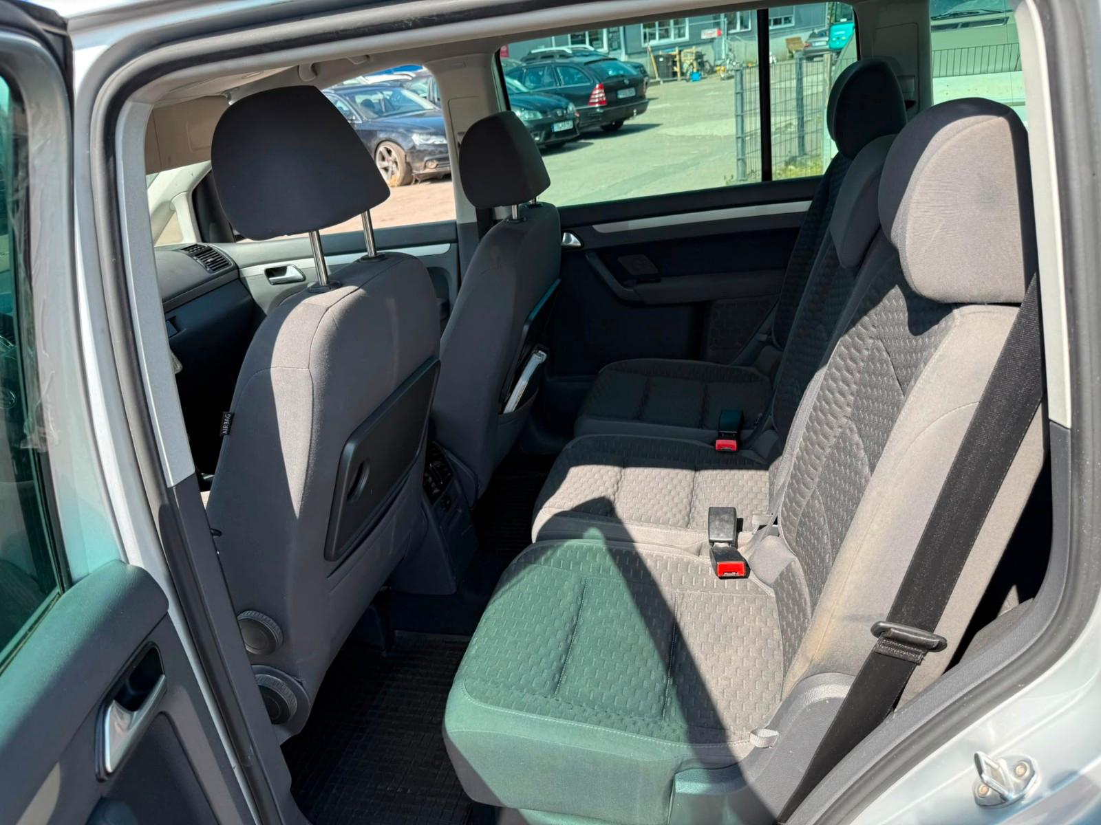 Volkswagen Touran 2007 — photo 18