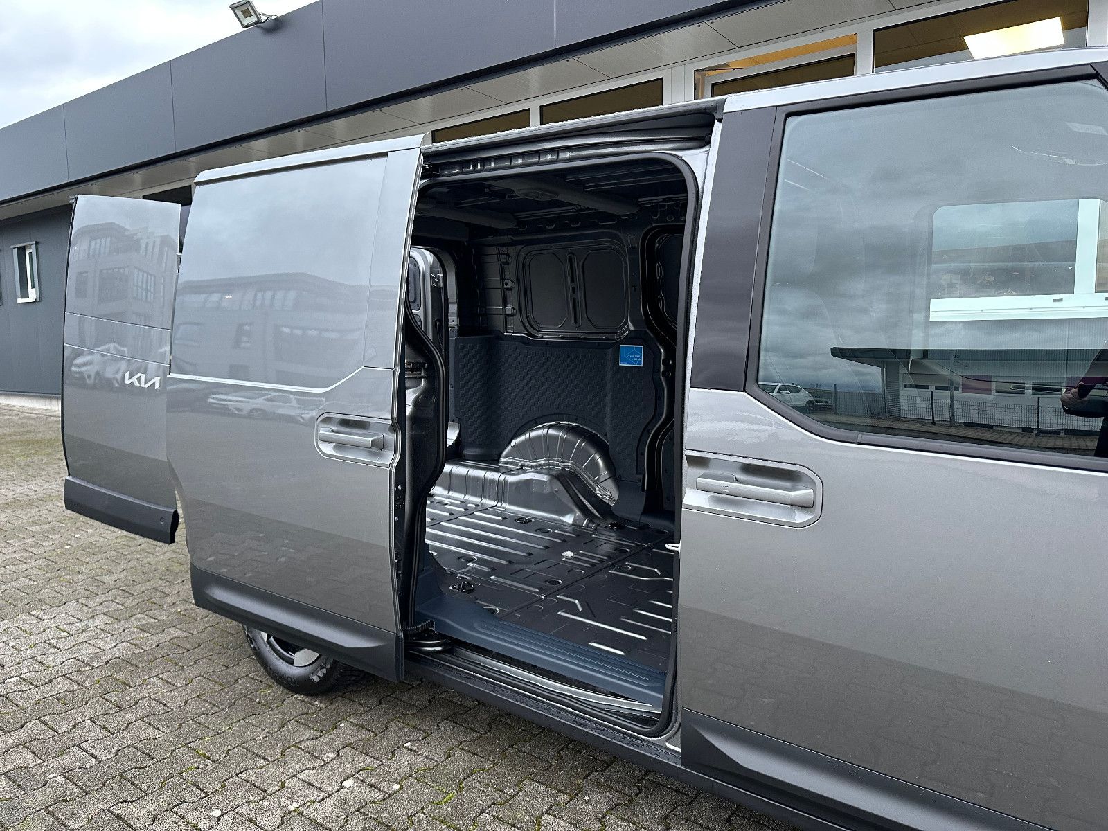 Fahrzeugabbildung Kia PV5 CARGO L2H1 4T 71,2 ELITE WP CT LM AW