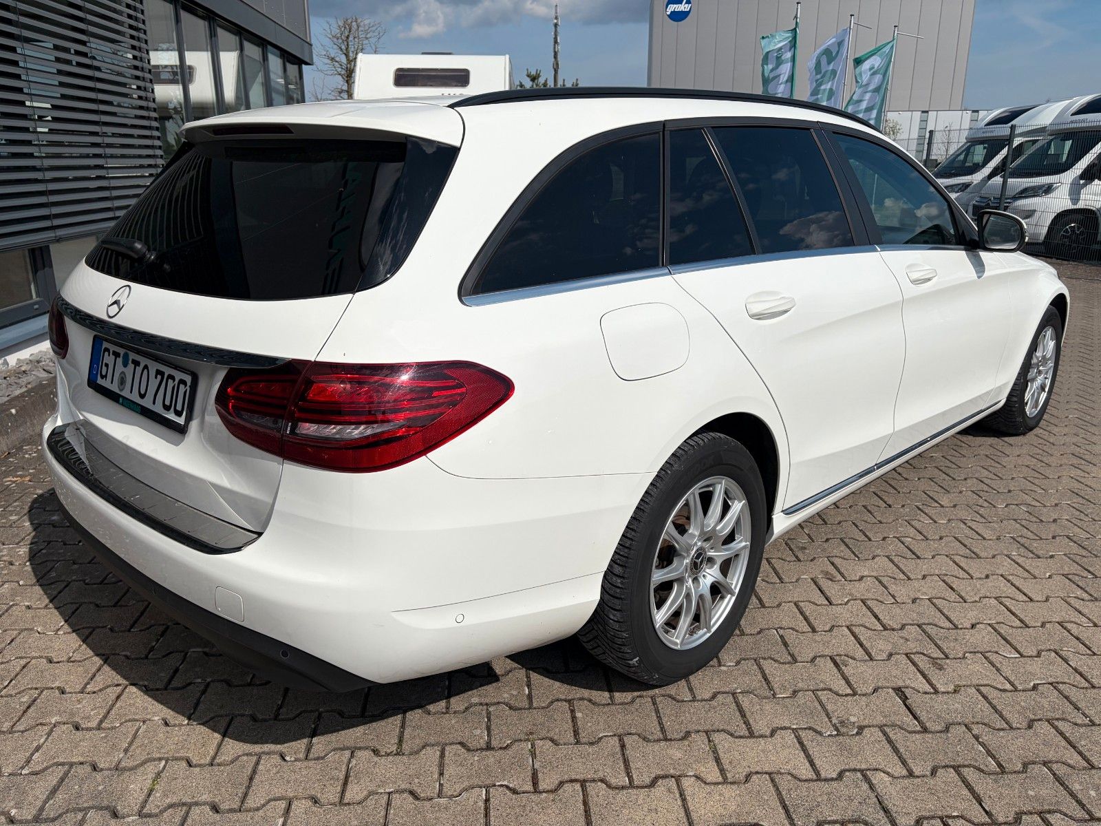 Fahrzeugabbildung Mercedes-Benz C 180 T d Bussiness Plus Navi Autom.