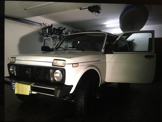 Lada Niva 1.7i Only Spezial 4x4 mit Sonderausstattung