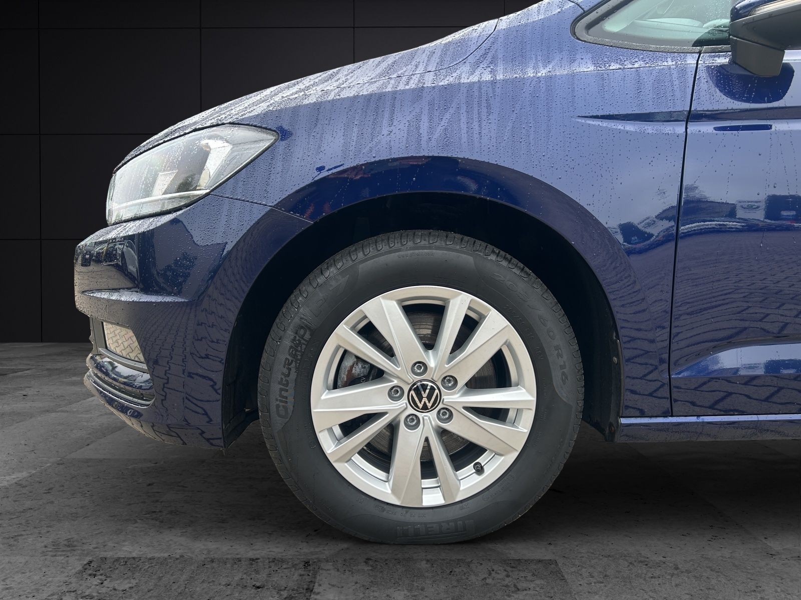 Fahrzeugabbildung Volkswagen Touran TDI Comfortline Navi PDC SH LM