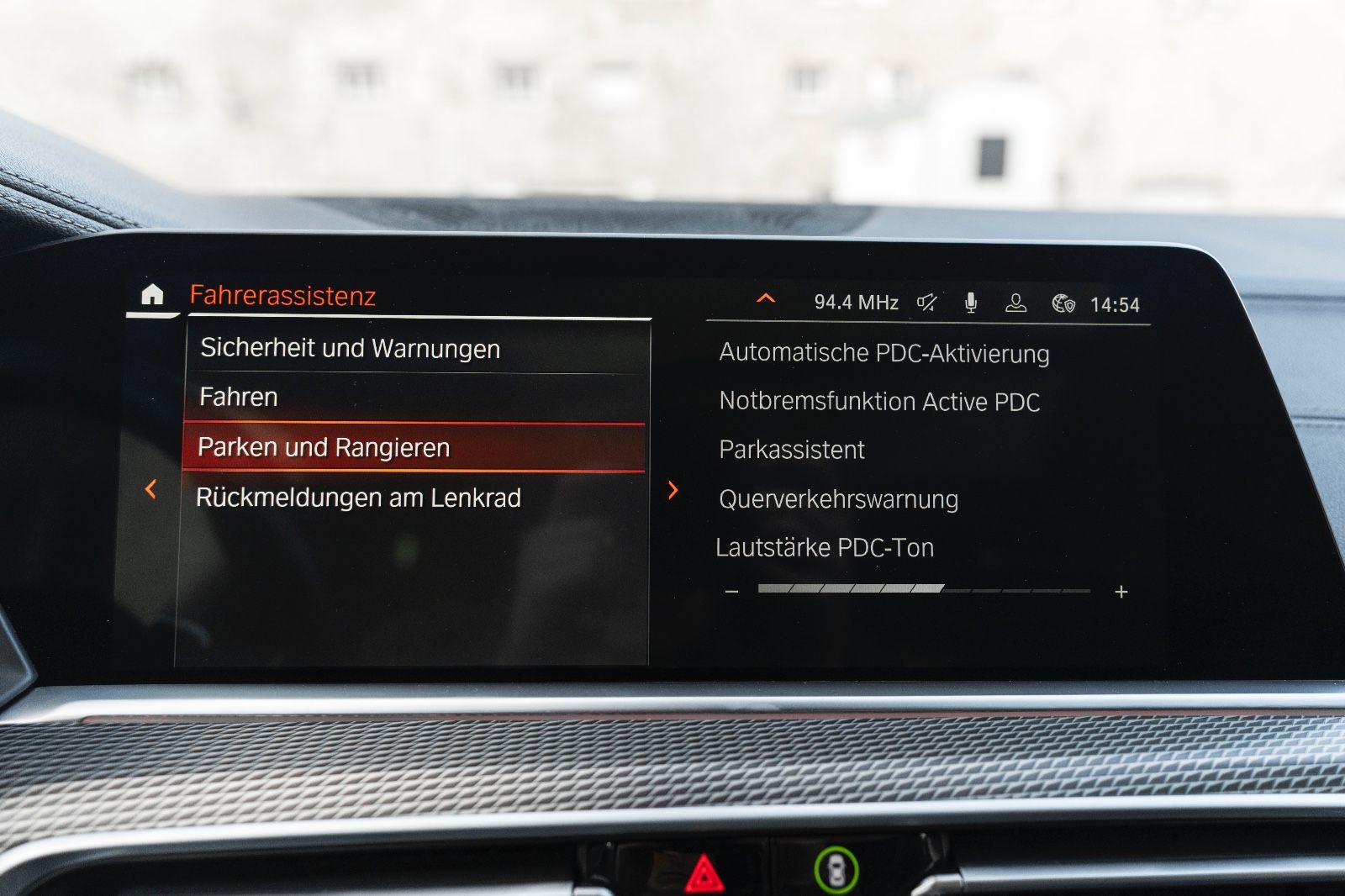 Fahrzeugabbildung BMW X6 xDrive 30 d M Sport LED AHK CARPLAY H&K HUD