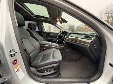 BMW 730 - 11