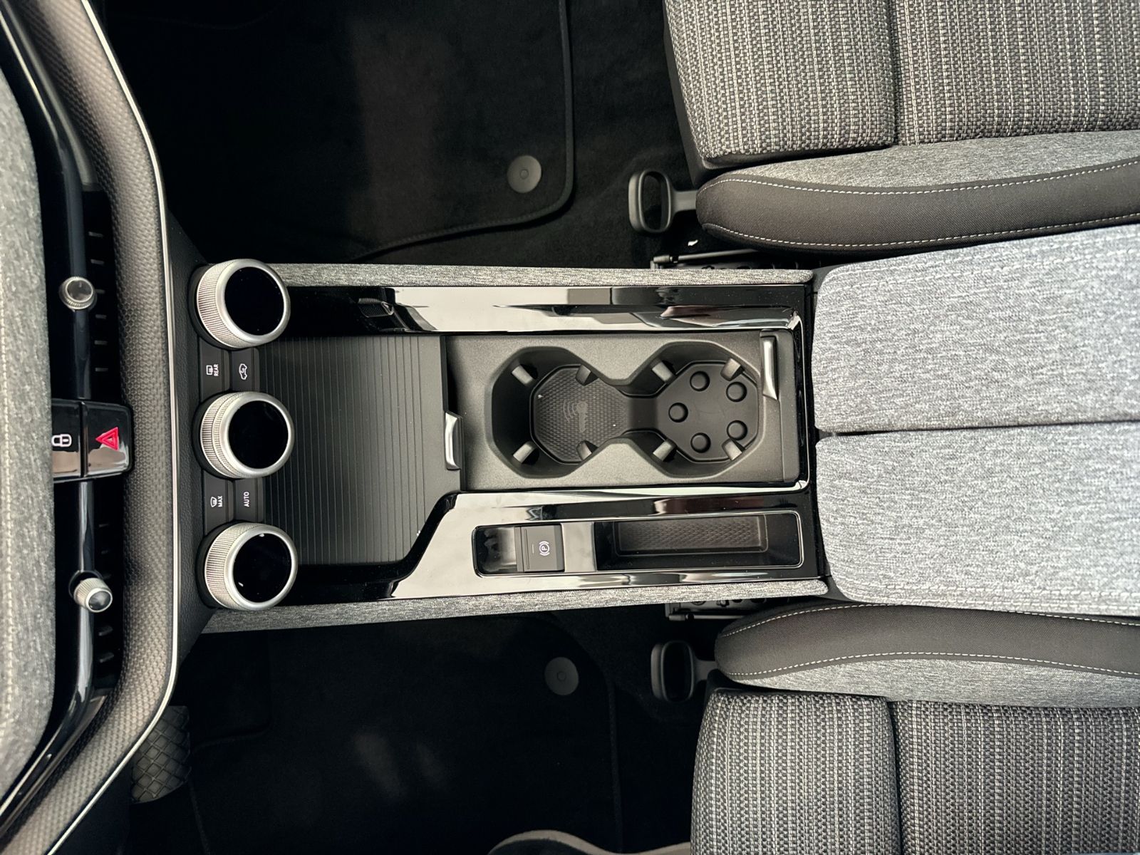 Superb Combi 2.0 TDI Selection, AHK, Matrix LED,