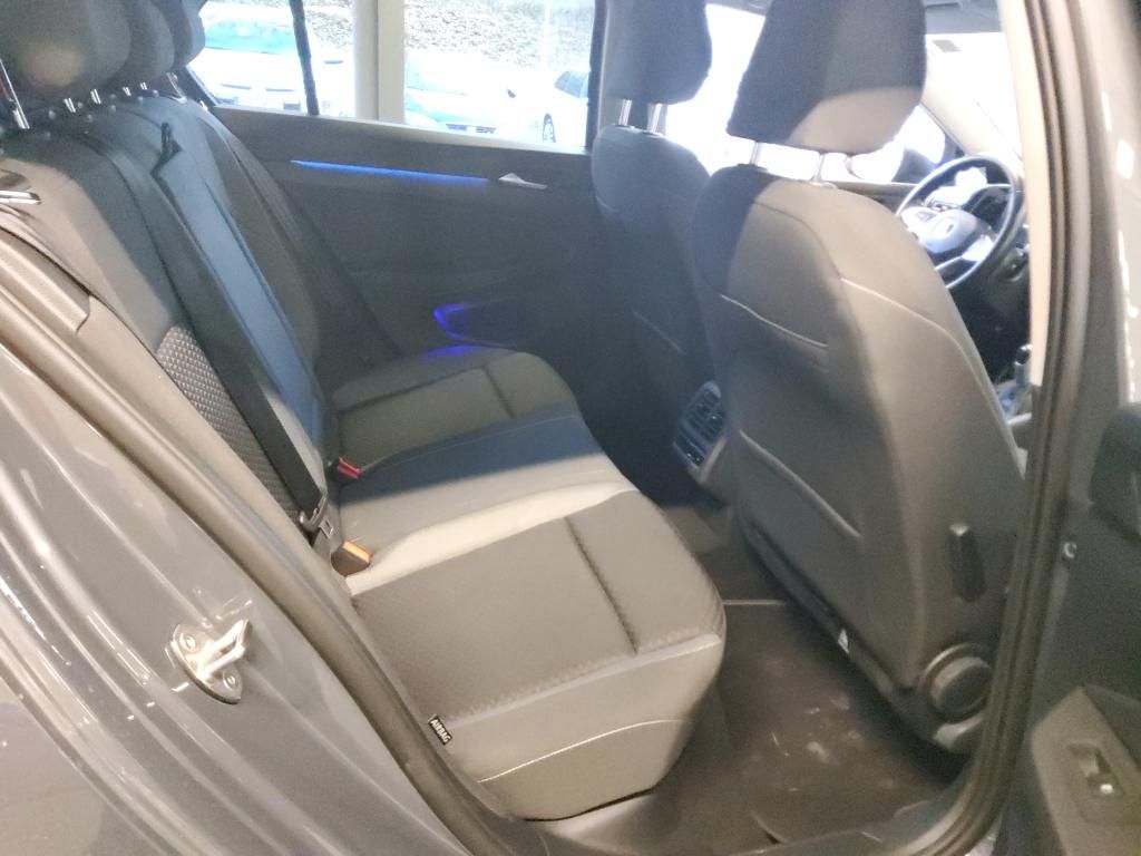 Volkswagen Golf - Bild 6