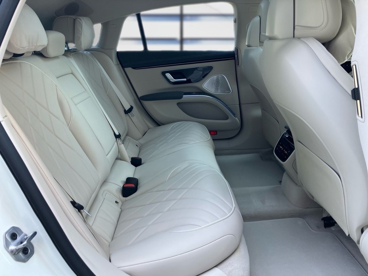 Fahrzeugabbildung Mercedes-Benz EQS 450+ Premium Plus AHK+Sitzklima+Pano+HA-Lkg