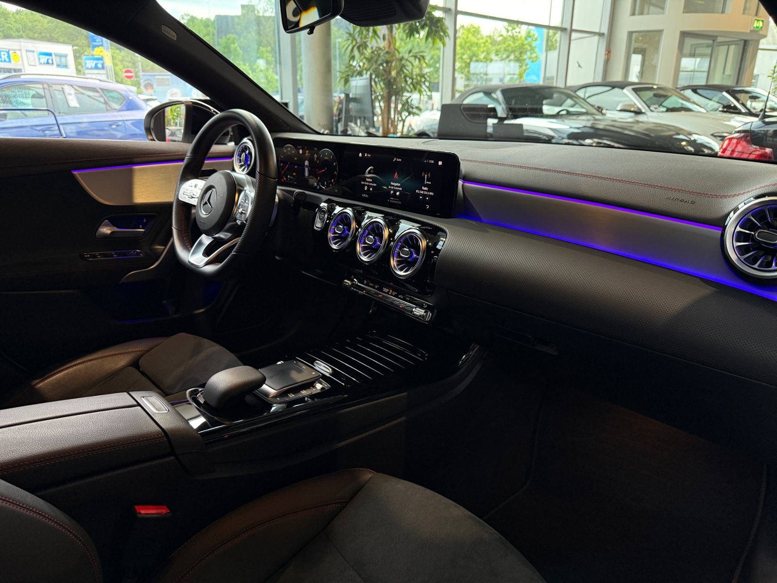 Fahrzeugabbildung Mercedes-Benz CLA 250 Shooting Brake  AMG NIGHT LED NAVI