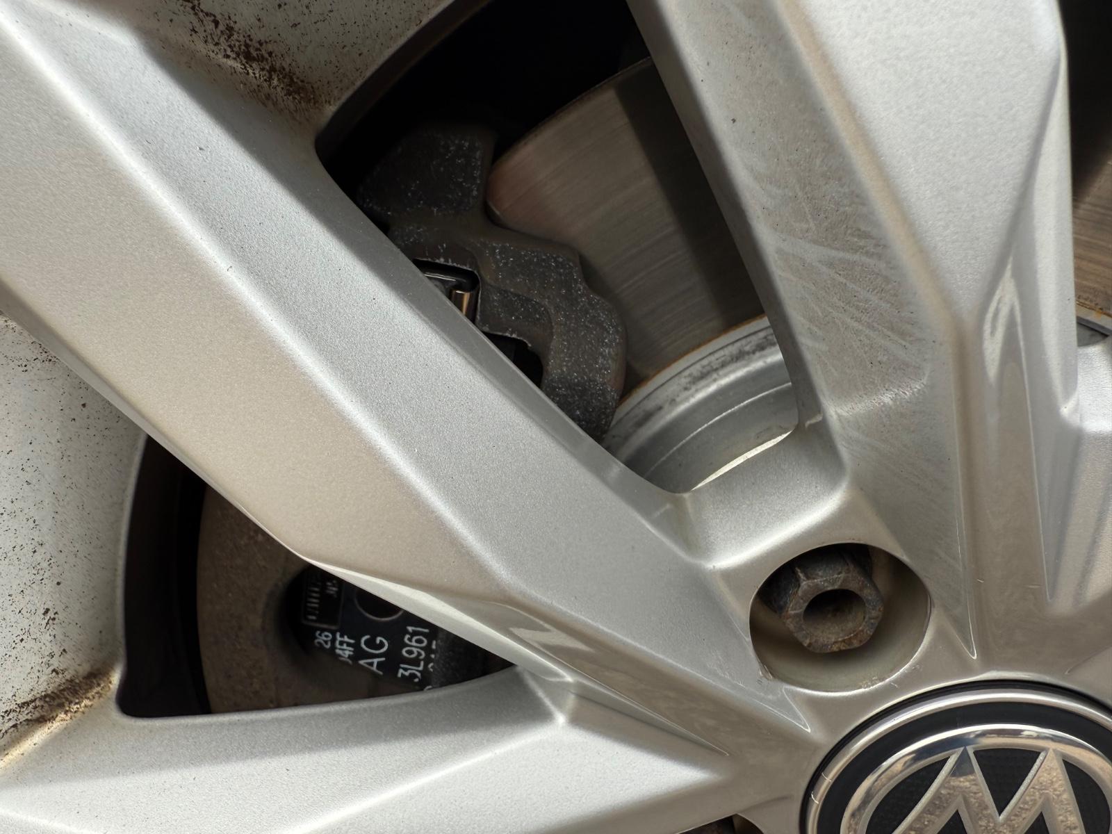 Volkswagen Passat 2015 — photo 24