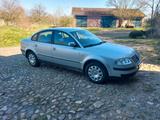 Volkswagen Passat 1.6 Comfortline Comfortline - Volkswagen Passat aus 2003